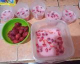 Foto langkah ke 3 dari resep Puding strawberry.