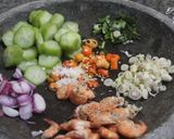 Foto langkah ke 4 dari resep Sambal Ganja / Sambal Udang Belimbing Aceh / Asam Udeung Aceh.