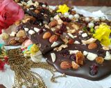 Foto del paso 4 de la receta: Chocolate con frutos secos y más