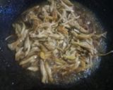 Foto langkah ke 4 dari resep Mie tek-tek selimut dadar, ayam suwir lada hitam.