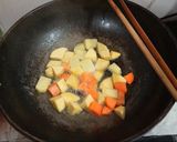 Hình bước làm 4 của món Cà ri đùi+cánh gà