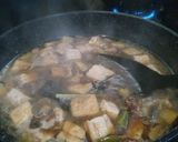 Foto langkah ke 5 dari resep Semur jamur kentang tahu versi vegetarian.