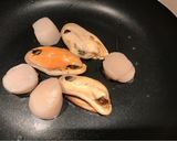 A picture of step 2 of Simple Healthy Seafood Noodles.