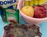 Foto langkah ke 1 dari resep Salad Buah Naga Sederhana.