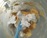 Foto del paso 2 de la receta: Bizcochuelo de banana para smash cake sin azúcar, lácteos o trigo