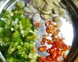 Foto langkah ke 2 dari resep Lumpia Tauge Telur.