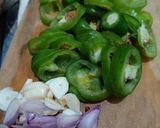 Foto langkah ke 2 dari resep Oseng Cumi Asin Cabe Gendot.