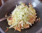 Foto langkah ke 3 dari resep Mie Goreng Simpel.