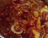A picture of step 2 of Beef, onion and cabbage sauce.