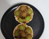 Foto del paso 4 de la receta Tortita con crema de cacahuetes y uvas. Desayuno dulce delicioso