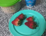 Foto del paso 1 de la receta: Bowl estilo cafetería con frutillas