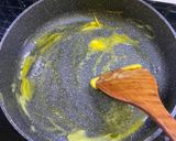 Hình bước làm 2 của món Cajun cho một ngày thèm bia