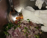 A picture of step 2 of Rava malai toast.