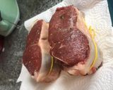 Foto del paso 5 de la receta: Bife de chorizo relleno con hongos y vegetales glaseados