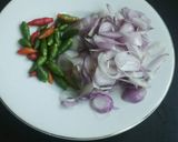 Foto langkah ke 1 dari resep Sambal bawang  kecap.