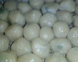 Foto langkah ke 3 dari resep Cilok goang kuah enak.
