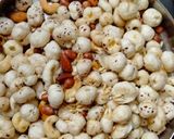 फलाहारी ड्राई फ्रूट्स नमकीन (falahari dry fruits namkeen recipe in Hindi) रेसिपी चरण 3 फोटो
