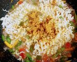 मैगी नूडल समोसा चाट (mango noodles samosa chaat recipe in Hindi) रेसिपी चरण 7 फोटो