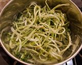 Foto del passaggio 2 della ricetta Puntarelle ripassate in padella