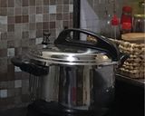 Foto langkah ke 1 dari resep Sop Iga Kilat Khusus.
