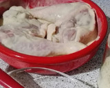 Foto del paso 2 de la receta: Muslos de pollo asados con costra de almendras a la leche de soja