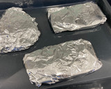 Foto del paso 3 de la receta: Salmón marinado en papillote