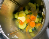 Foto del paso 3 de la receta: Crema de calabaza, calabacín y zanahoria en thermomix para cenar
