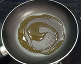 Foto del paso 2 de la receta: Ventresca de merluza con verduras, setas