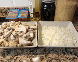 Foto del paso 1 de la receta: Arroz con jamón y champiñones