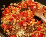 Foto del paso 2 de la receta: Arroz con salmón y algo más