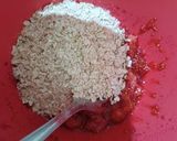 Foto langkah ke 2 dari resep Strawberry Overnight Oat with Yogurt.