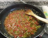 Foto del paso 4 de la receta: Lomos de Bacalao con tomate pimientos y almejas