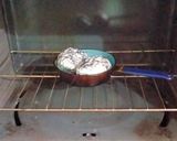 Foto del paso 2 de la receta: Papa horneada rellena de 3 quesos
