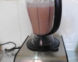A picture of step 2 of Strawberry Oatmeal Smoothie.