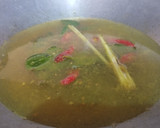 Foto langkah ke 3 dari resep Ikan Kuah Kuning Khas Papua.