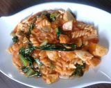 Foto langkah ke 7 dari resep Seblak Makaroni Seafood.