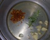 Foto del paso 2 de la receta: Aceite para saborizar carnes o ensaladas