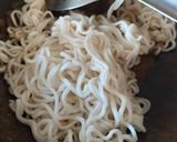 A picture of step 4 of Cheese fried maggi.