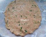 A picture of step 3 of Bhajani Thalipeeth.