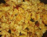 Foto langkah ke 3 dari resep Scramble egg with sambel.