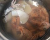 Foto langkah ke 2 dari resep Sup Jamur Seafood Simple.