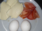 Omelette de queso y tomate