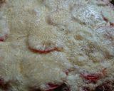 صورة لخطوة 4 من وصفة بيتزا 🍕 السجق 😋😋