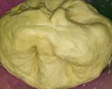 Foto langkah ke 2 dari resep Korean Garlic Cheese Bread.