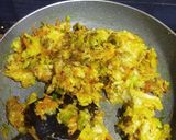 A picture of step 4 of Potato spring onion papad roll.