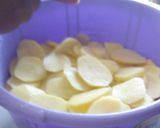 A picture of step 1 of Bhajia.