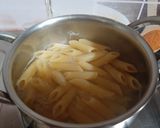 A picture of step 1 of Shrimp Mushroom Pasta in Black Bean Sauce.