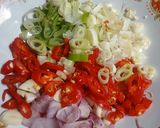 Foto langkah ke 1 dari resep Tumis Telur Saus Tiram.