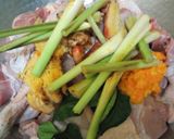 Foto langkah ke 3 dari resep Ayam Goreng Kampung Sari Manis.