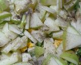 Foto del paso 3 de la receta: Costeletas de cerdo a la riojana, perejil, ajo, huevo y manzanas